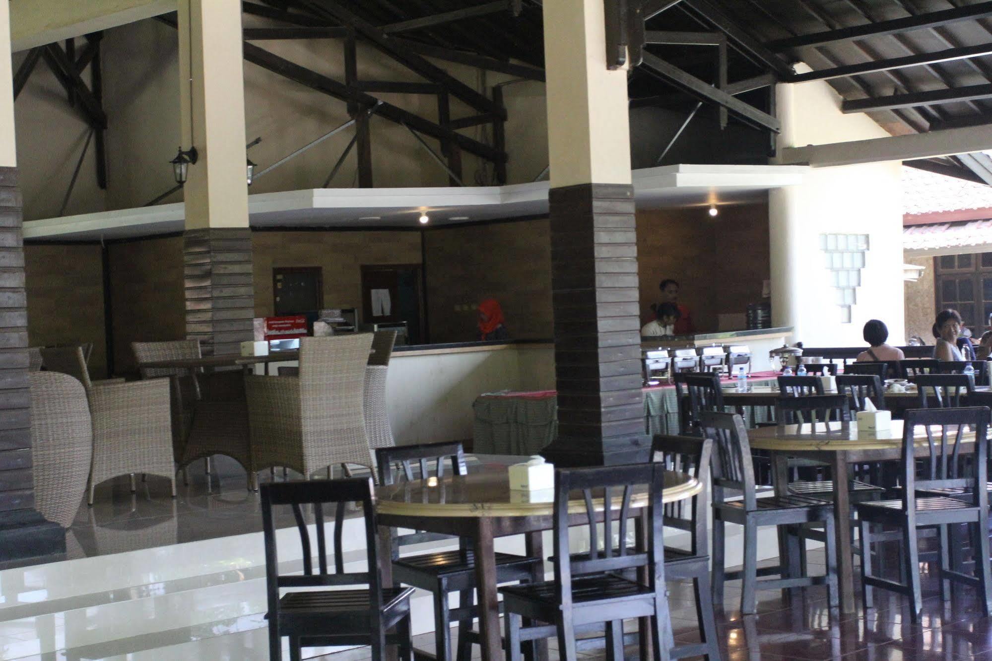 Kuta Indah Hotel Zewnętrze zdjęcie