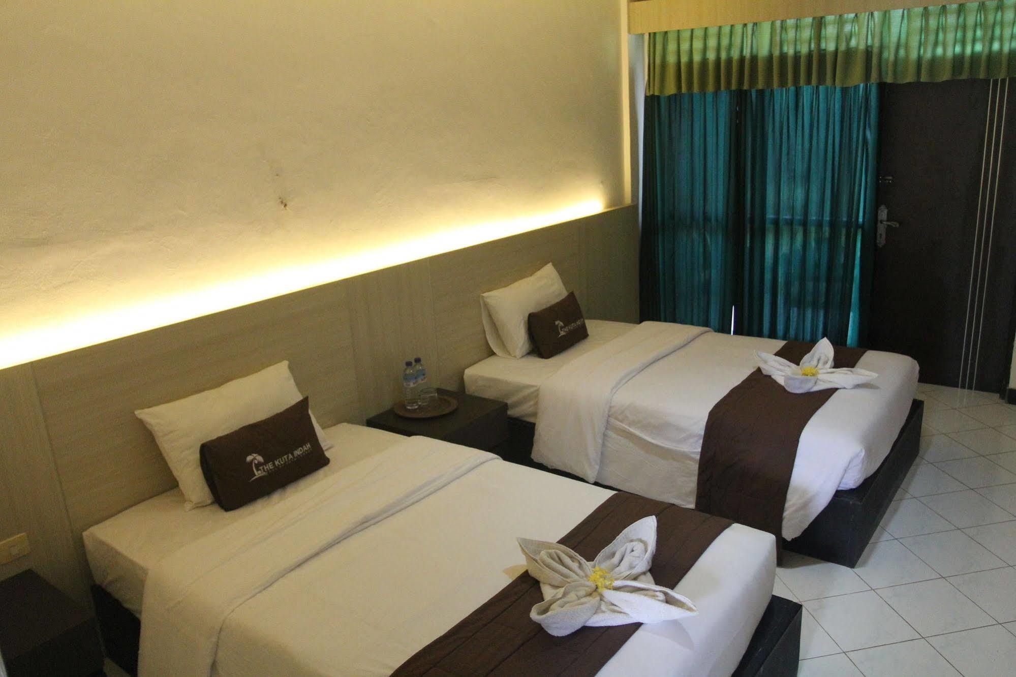 Kuta Indah Hotel Zewnętrze zdjęcie